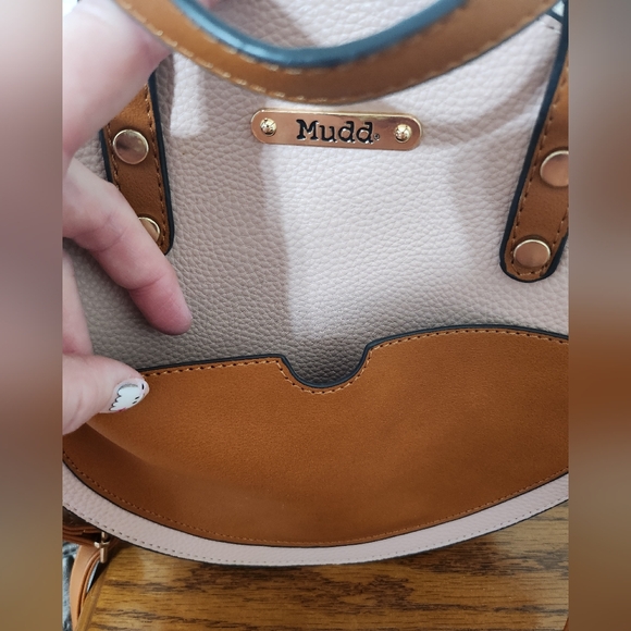 MUDD Circle Bag with flower interior. Excellent Condition. - Picture 10 of 10